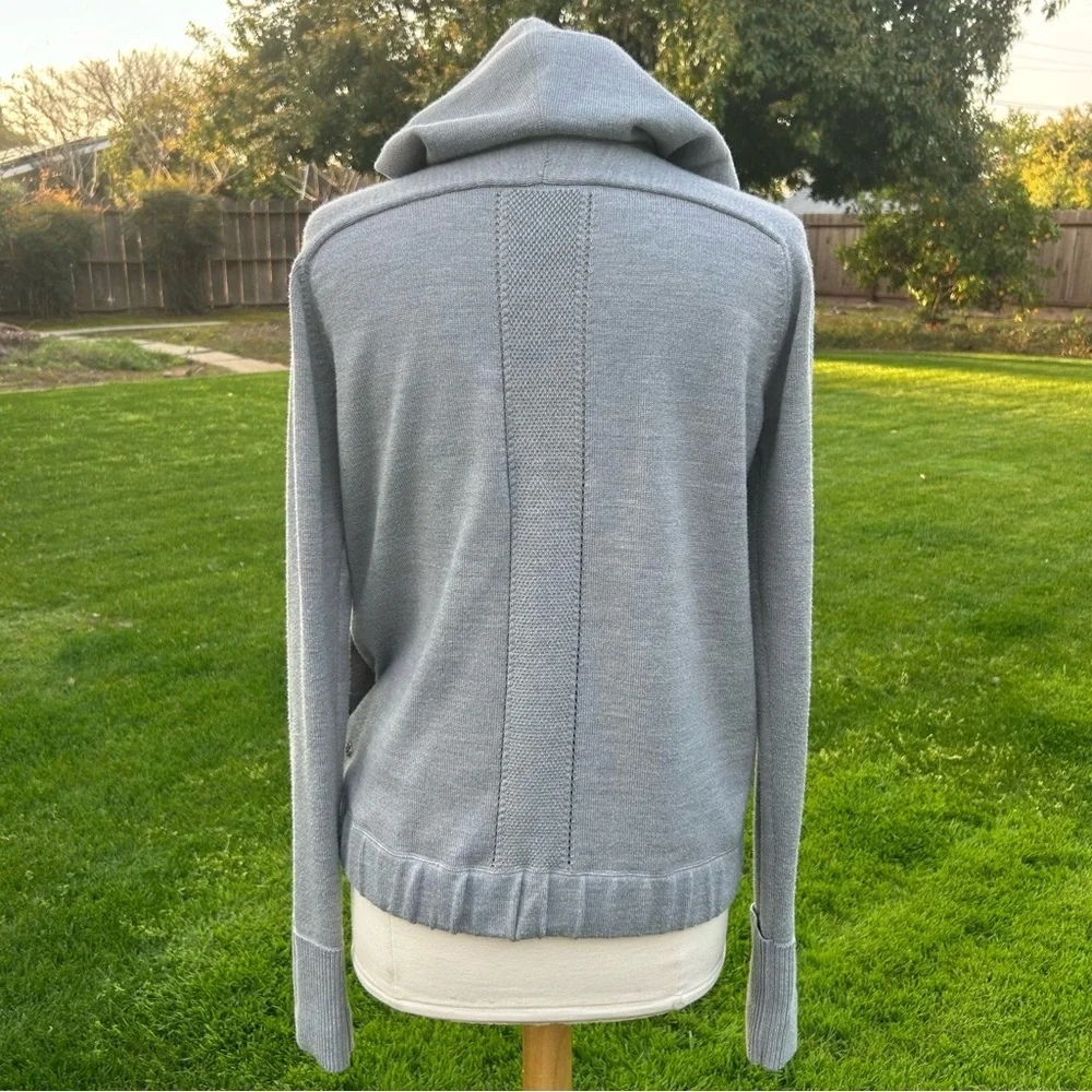 Lululemon Gray Rise & Move Hoodie Heathered Silver Drop | Size 8 / 10 EUC